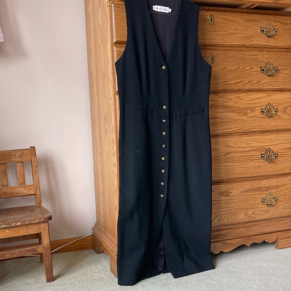 Chic Black Button-Down Midi Dress - image 1